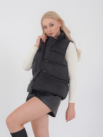 Gilet 'Mara' FRESHLIONS en noir