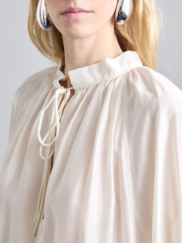 Munthe Блузка 'ROSEBERGER' в Бежевый