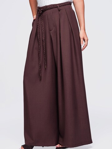 Ombre Regular Trousers in Brown