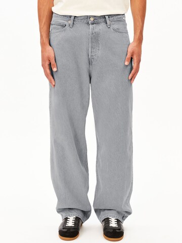 ARMEDANGELS Loose fit Jeans 'JAAMEO' in Grey: front