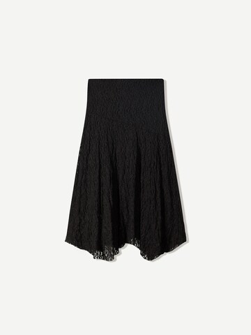 Fustă de la Bershka pe negru