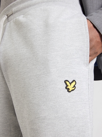 Coupe slim Pantalon Lyle & Scott en gris