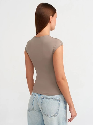 Dilvin Shirt in Beige