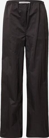 Calvin Klein Jeans Loosefit Hose in Schwarz: predná strana