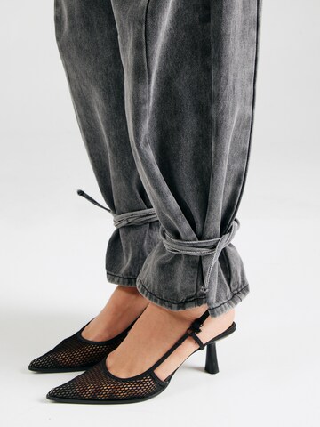 Loosefit Jean Hoermanseder en gris