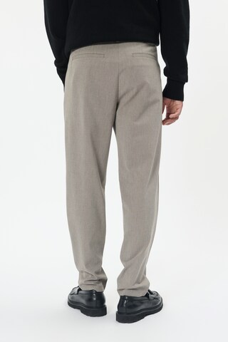 Effilé Pantalon chino 'Kian' Matinique en beige