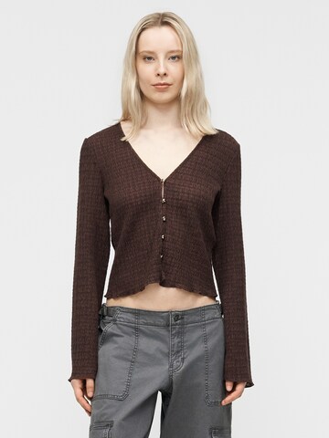 ONLY Вязаная кофта 'ONLILSE' в Коричневый: спереди