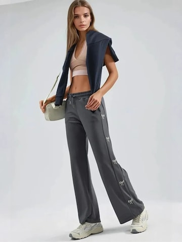 Lady Bersan Trousers 'Jogginghose' in Grey