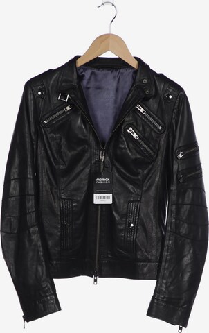 Schyia Jacket & Coat in M in Black: front