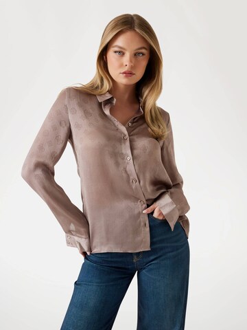 GUESS Blouse in Brown: front