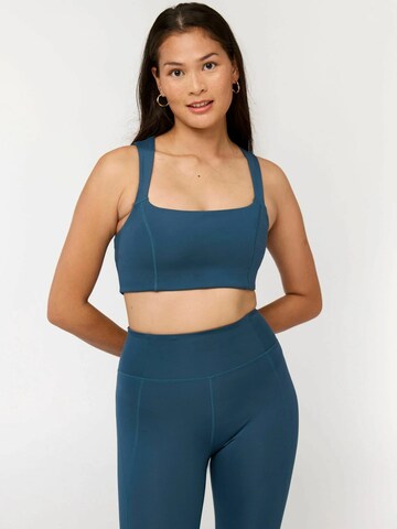 Girlfriend Collective Top ' Natalie ' in Blau: Vorderseite