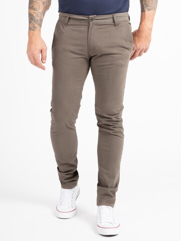 Indumentum Slim fit Chino Pants in Beige: front