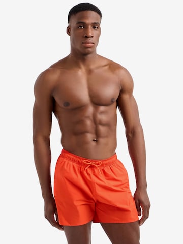 Emporio Armani Uimashortsit värissä punainen