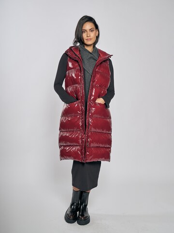 FREAKY NATION - Chaleco en rojo