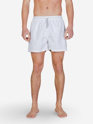 Pantaloncini da bagno '7M002001 AF14497' di EA7 Emporio Armani in bianco: frontale