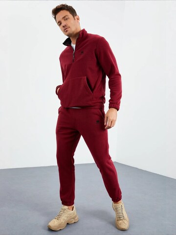 Tommy Life Sweat suit 'Aktive Sets' in Red: front
