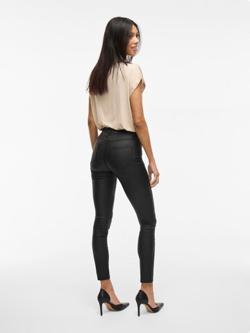 VILA Slimfit Broek 'VISarah' in Zwart