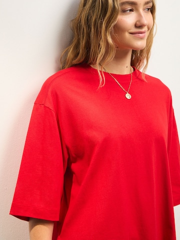 sarkans Next T-Krekls