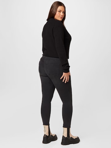 ONLY Carmakoma Skinny Jeans 'Mila' in Schwarz