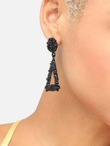 Boucles d'oreilles 'Rianka' SOHI en noir : devant