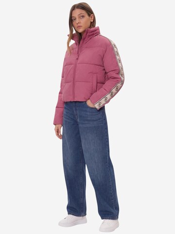 Veste d’hiver 'NEW JEAN PUFFER JACK V5BL11 WGYC2' GUESS en rose