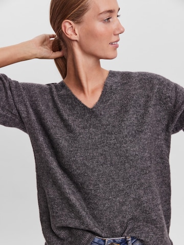 VERO MODA Sweter 'Lefile' w kolorze szary