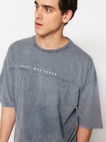 Trendyol Bluser & t-shirts i grå