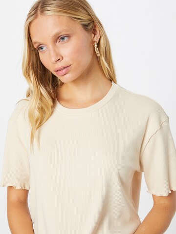 Gina Tricot T-Shirt 'Millie' in Beige