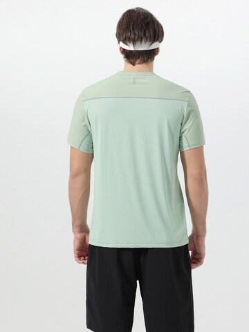 YOUTHUP Performance Shirt 'Lichtschein' in Green
