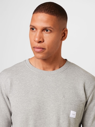 Sweat-shirt MAKIA en gris