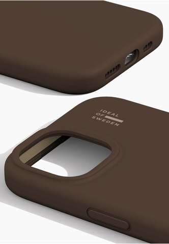 iDeal of Sweden Smartphone case 'iPhone 13 / 14 / 15 / 16e' in Brown
