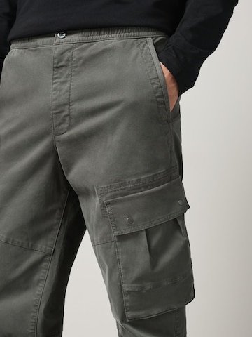 Next Loosefit Hose in Grün