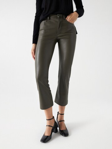 Salsa Jeans Flared Hose in Grün: Vorderseite