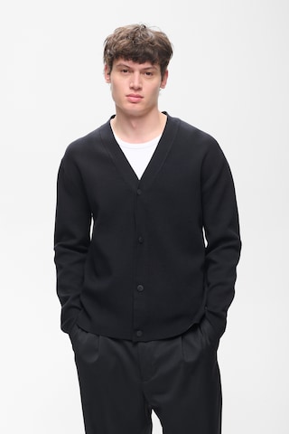 Matinique Strickjacke 'MAcardomon' in Schwarz: Vorderseite