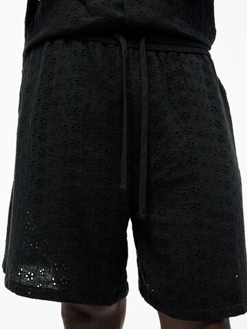 Pull&Bear Loosefit Broek in Zwart