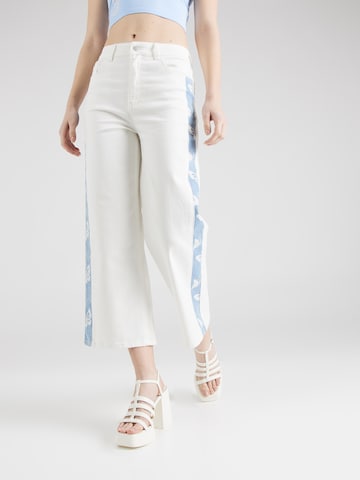 florence by mills exclusive for ABOUT YOU Loose fit Jeans 'Flourish' in White: front