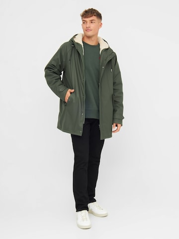 Derbe Winterjacke 'Trekholm' in Grün