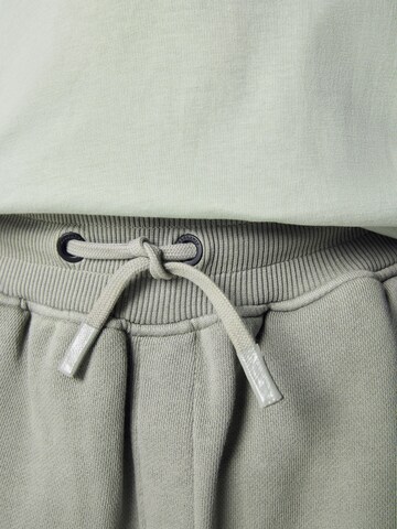 smALLSAINTS Set in Green