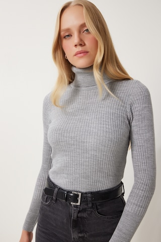 Pullover di Happiness İstanbul in grigio