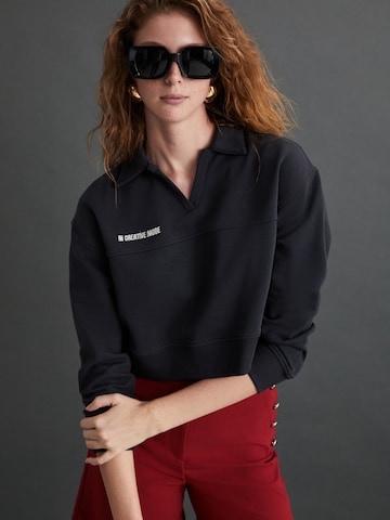 Grimelange Sweatshirt i grå: forside