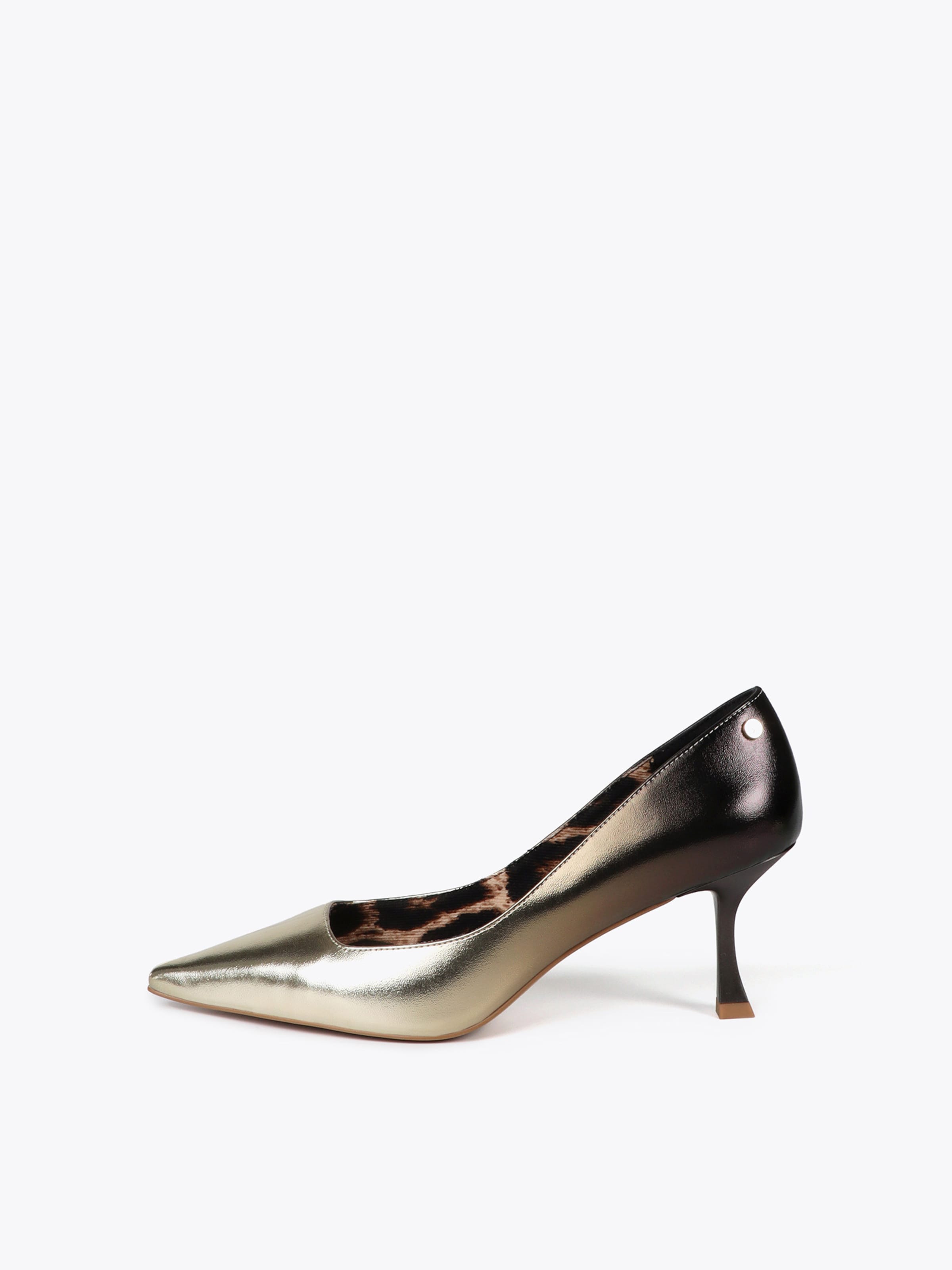 Lola Casademunt Pumps in Black: front