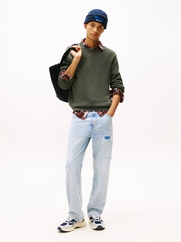 Pull-over 'ESS' Tommy Jeans en vert
