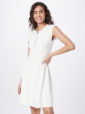 PINKOPletena haljina 'SAKE' - bijela boja: prednji dio