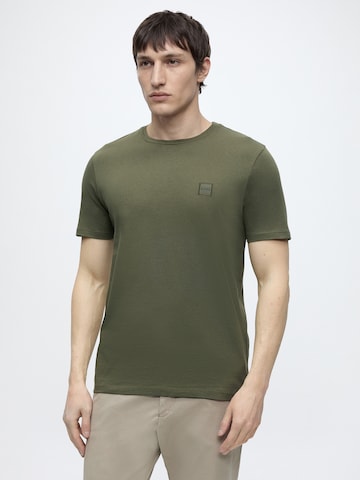BOSS T-Shirt 'Tales' in Grün: Vorderseite