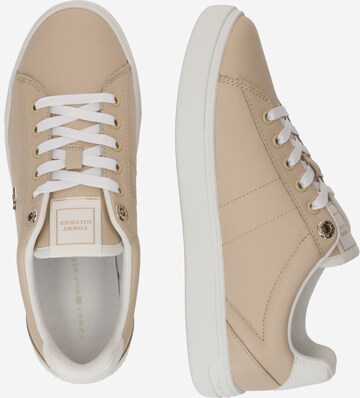 Baskets basses 'ESSENTIAL' TOMMY HILFIGER en beige