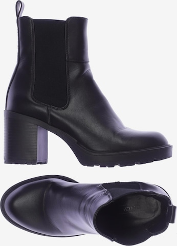 ONLY Dress Boots in 37 in Black: front