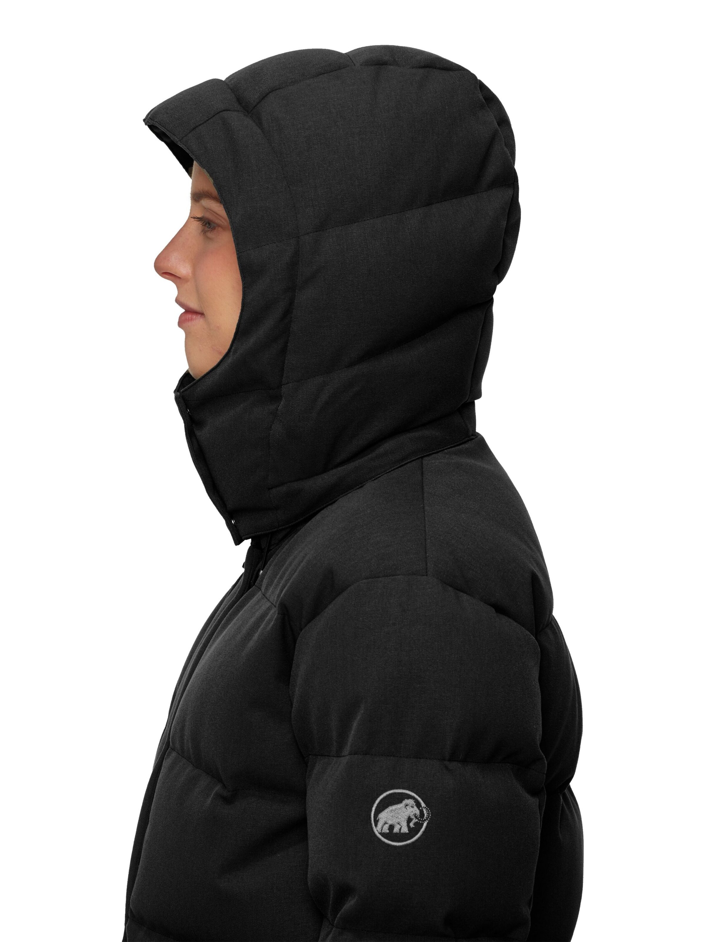 MAMMUT Outdoor Jacket in Black