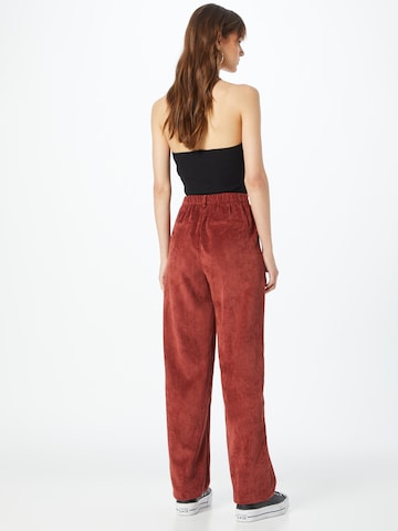VILA Bootcut Spodnie 'VES' w kolorze czerwony