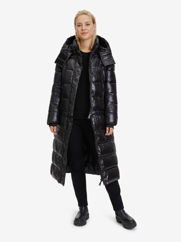 Betty Barclay Steppjacke mit Kapuze in Schwarz