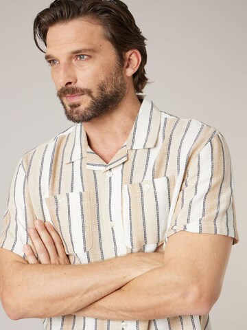 Coupe regular Chemise 'Noctis' Deeluxe en beige